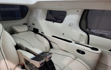 KIA Carnival, 2023 год, 10 500 000 рублей, 34 фотография