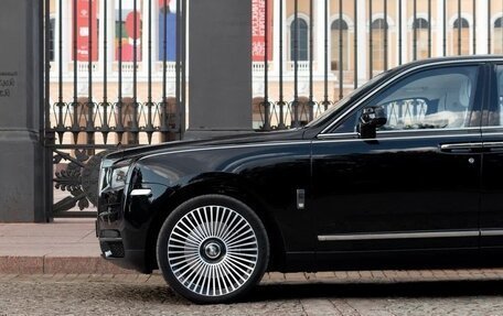 Rolls-Royce Cullinan, 2021 год, 39 490 000 рублей, 5 фотография