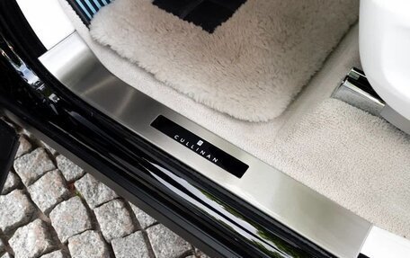 Rolls-Royce Cullinan, 2021 год, 39 490 000 рублей, 13 фотография