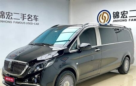 Mercedes-Benz V-Класс, 2022 год, 3 200 000 рублей, 1 фотография