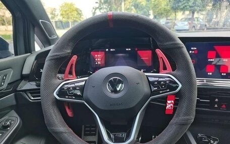 Volkswagen Golf VIII, 2021 год, 1 380 000 рублей, 10 фотография