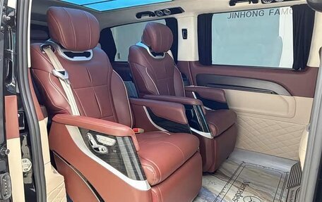 Mercedes-Benz V-Класс, 2022 год, 3 200 000 рублей, 7 фотография