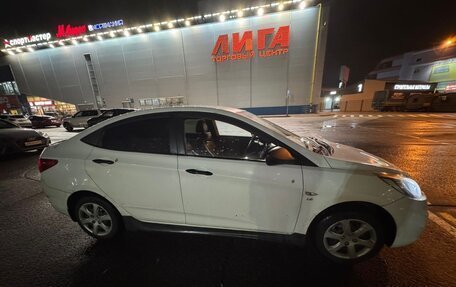 Hyundai Solaris II рестайлинг, 2013 год, 560 000 рублей, 3 фотография