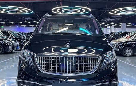 Mercedes-Benz V-Класс, 2022 год, 3 450 000 рублей, 2 фотография