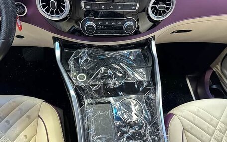 Mercedes-Benz V-Класс, 2022 год, 3 450 000 рублей, 5 фотография