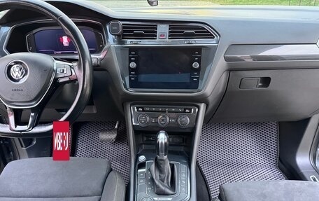 Volkswagen Tiguan II, 2019 год, 2 999 999 рублей, 21 фотография