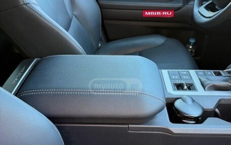 Toyota Land Cruiser Prado, 2024 год, 7 460 000 рублей, 12 фотография