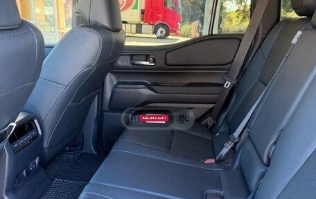 Toyota Land Cruiser Prado, 2024 год, 7 460 000 рублей, 10 фотография