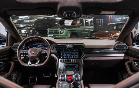Lamborghini Urus I, 2023 год, 39 000 000 рублей, 2 фотография