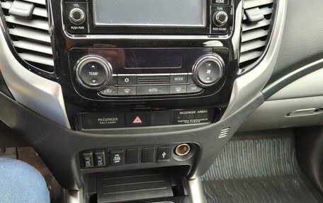 Mitsubishi L200 IV рестайлинг, 2018 год, 2 700 000 рублей, 6 фотография