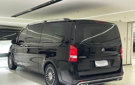 Mercedes-Benz V-Класс, 2022 год, 3 100 000 рублей, 4 фотография