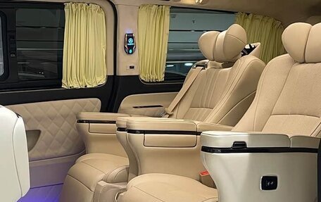 Mercedes-Benz V-Класс, 2022 год, 3 100 000 рублей, 7 фотография