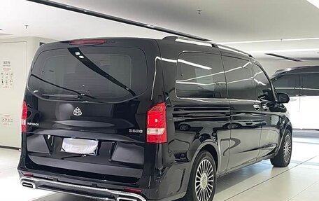 Mercedes-Benz V-Класс, 2022 год, 3 100 000 рублей, 6 фотография