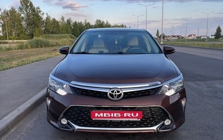 Toyota Camry, 2017 год, 2 700 000 рублей, 2 фотография