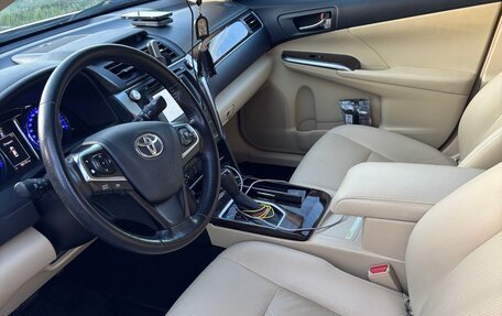 Toyota Camry, 2017 год, 2 700 000 рублей, 9 фотография