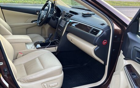 Toyota Camry, 2017 год, 2 700 000 рублей, 11 фотография