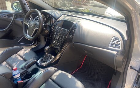 Opel Astra J, 2011 год, 900 000 рублей, 5 фотография