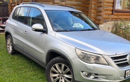 Volkswagen Tiguan I, 2010 год, 971 055 рублей, 2 фотография
