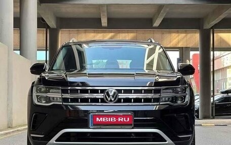 Volkswagen Teramont I, 2021 год, 2 850 000 рублей, 2 фотография
