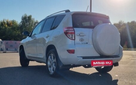 Toyota RAV4, 2011 год, 1 900 000 рублей, 4 фотография