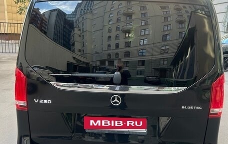 Mercedes-Benz V-Класс, 2014 год, 3 100 000 рублей, 3 фотография