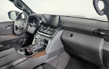 Toyota Land Cruiser, 2023 год, 10 000 000 рублей, 15 фотография