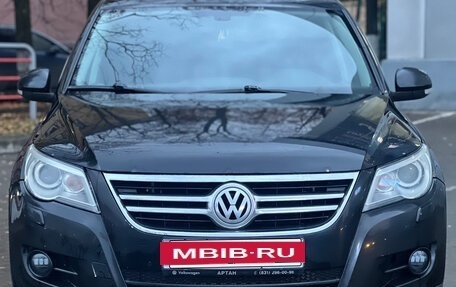Volkswagen Tiguan I, 2010 год, 899 999 рублей, 2 фотография