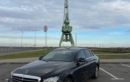 Mercedes-Benz E-Класс, 2020 год, 2 180 000 рублей, 1 фотография