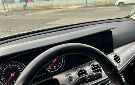 Mercedes-Benz E-Класс, 2020 год, 2 180 000 рублей, 11 фотография