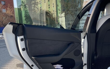 Tesla Model Y I, 2021 год, 4 300 000 рублей, 10 фотография