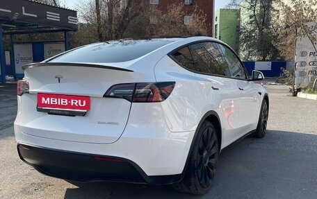 Tesla Model Y I, 2021 год, 4 300 000 рублей, 3 фотография