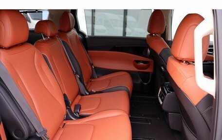 KIA Carnival, 2025 год, 7 000 000 рублей, 19 фотография