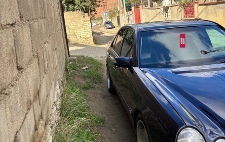 Mercedes-Benz E-Класс, 1999 год, 635 000 рублей, 1 фотография