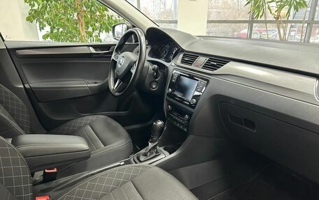 Skoda Rapid I, 2018 год, 1 500 000 рублей, 10 фотография