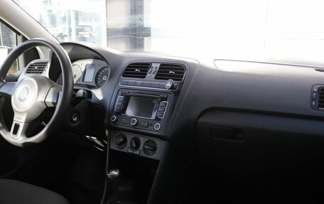 Volkswagen Polo VI (EU Market), 2011 год, 549 000 рублей, 13 фотография