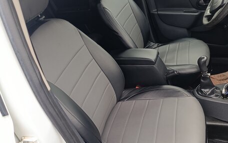 Renault Logan II, 2017 год, 350 000 рублей, 7 фотография