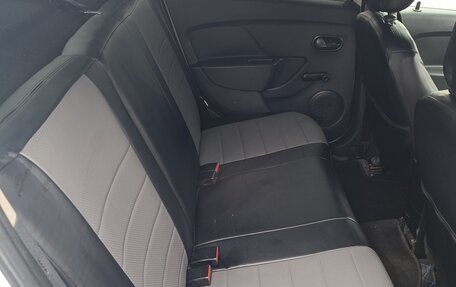 Renault Logan II, 2017 год, 350 000 рублей, 5 фотография