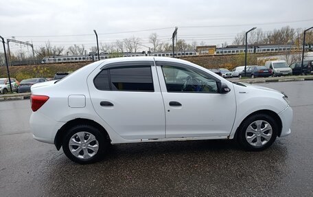 Renault Logan II, 2017 год, 350 000 рублей, 4 фотография