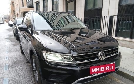 Volkswagen Tiguan II, 2020 год, 3 500 000 рублей, 2 фотография