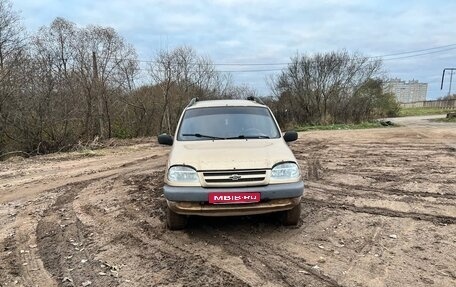 Chevrolet Niva I рестайлинг, 2004 год, 120 000 рублей, 1 фотография