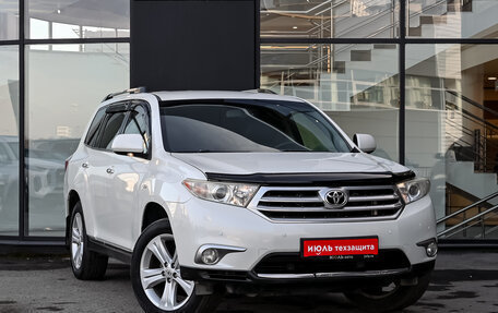 Toyota Highlander III, 2013 год, 2 360 000 рублей, 3 фотография