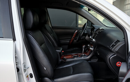 Toyota Highlander III, 2013 год, 2 360 000 рублей, 11 фотография