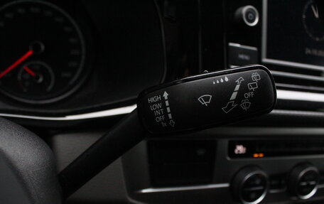 Volkswagen Caravelle T6 рестайлинг, 2020 год, 4 250 000 рублей, 14 фотография