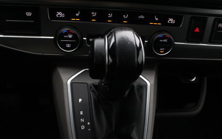 Volkswagen Caravelle T6 рестайлинг, 2020 год, 4 250 000 рублей, 19 фотография