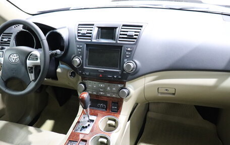 Toyota Highlander III, 2010 год, 1 470 000 рублей, 15 фотография