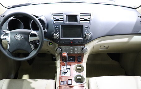 Toyota Highlander III, 2010 год, 1 470 000 рублей, 14 фотография