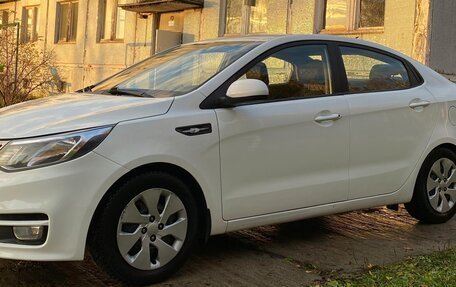 KIA Rio III рестайлинг, 2015 год, 760 000 рублей, 2 фотография