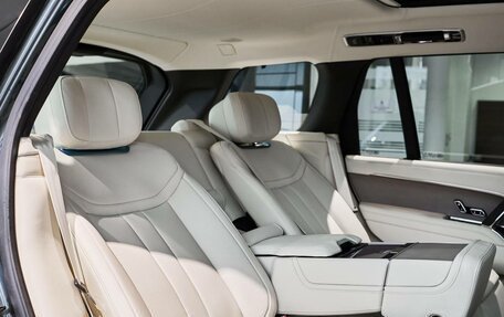 Land Rover Range Rover IV рестайлинг, 2025 год, 28 000 000 рублей, 15 фотография