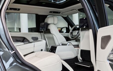 Land Rover Range Rover IV рестайлинг, 2025 год, 28 000 000 рублей, 13 фотография