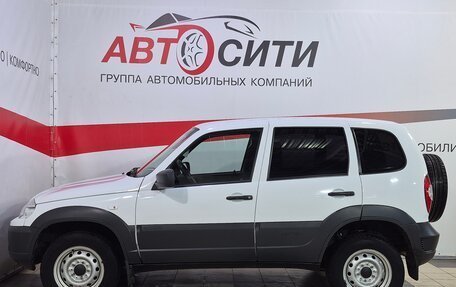 Chevrolet Niva I рестайлинг, 2018 год, 880 000 рублей, 4 фотография